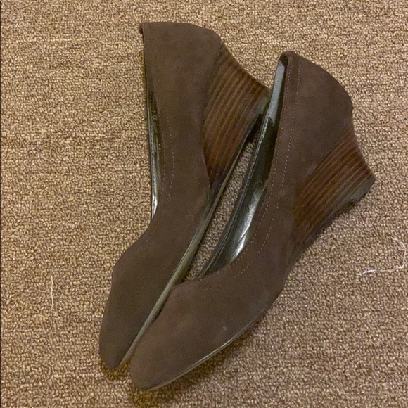 Lands end suede wedge shoes size 9 - Picture 2 of 6